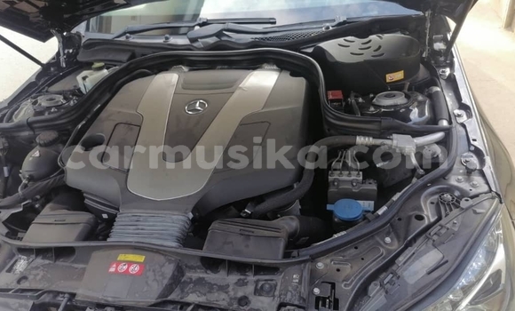 Acheter Neuf Voiture Mercedes-Benz E-Classe Noir à Borrowdale, Harare Acheter Neuf Voiture Mercedes-Benz E-Classe Noir à Borrowdale, Harare