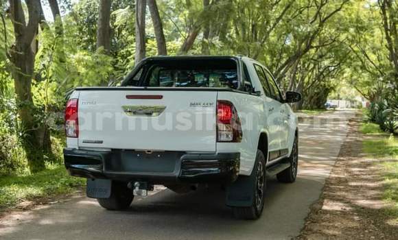 Acheter Neuf Voiture Toyota Hilux Blanc à Borrowdale, Harare Acheter Neuf Voiture Toyota Hilux Blanc à Borrowdale, Harare