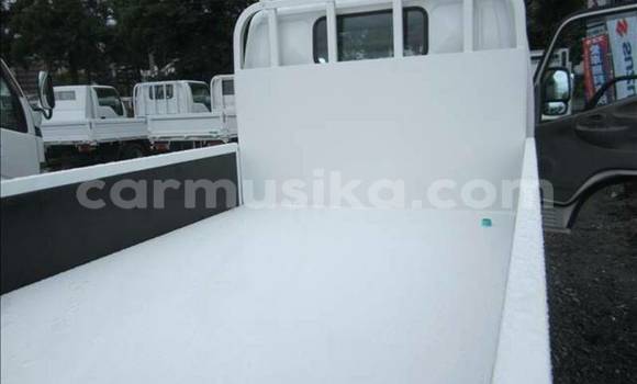 Buy Used Toyota Dyna White Truck in Beitbridge in Matabeleland South Buy Used Toyota Dyna White Truck in Beitbridge in Matabeleland South