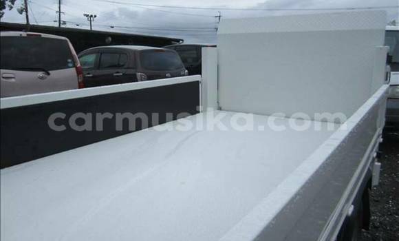 Buy Used Toyota Dyna White Truck in Beitbridge in Matabeleland South Buy Used Toyota Dyna White Truck in Beitbridge in Matabeleland South