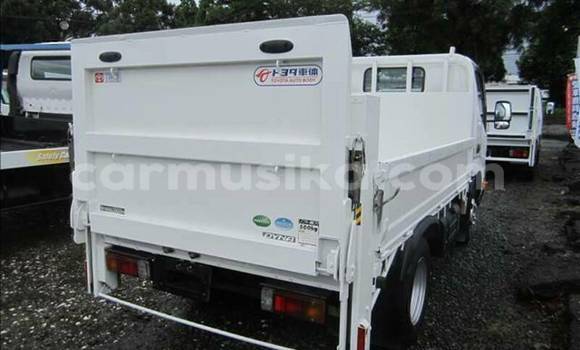 Buy Used Toyota Dyna White Truck in Beitbridge in Matabeleland South Buy Used Toyota Dyna White Truck in Beitbridge in Matabeleland South