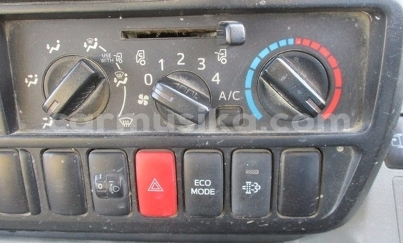 Nunua Ilio tumika Toyota Dyna Fedha Lori ndani ya Beitbridge nchini Matabeleland Kusini Nunua Ilio tumika Toyota Dyna Fedha Lori ndani ya Beitbridge nchini Matabeleland Kusini