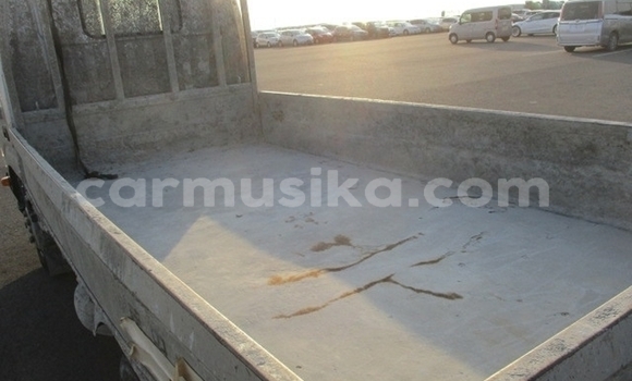 Nunua Ilio tumika Toyota Dyna Fedha Lori ndani ya Beitbridge nchini Matabeleland Kusini Nunua Ilio tumika Toyota Dyna Fedha Lori ndani ya Beitbridge nchini Matabeleland Kusini