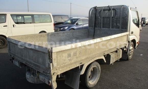 Nunua Ilio tumika Toyota Dyna Fedha Lori ndani ya Beitbridge nchini Matabeleland Kusini Nunua Ilio tumika Toyota Dyna Fedha Lori ndani ya Beitbridge nchini Matabeleland Kusini