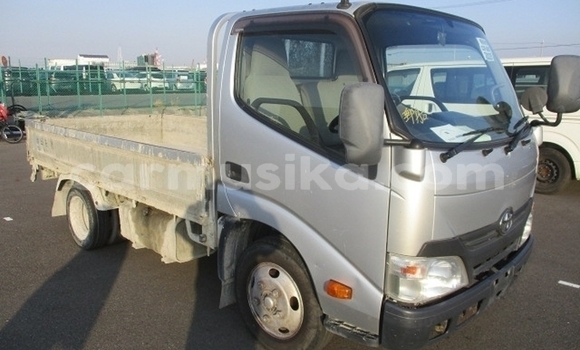 Nunua Ilio tumika Toyota Dyna Fedha Lori ndani ya Beitbridge nchini Matabeleland Kusini Nunua Ilio tumika Toyota Dyna Fedha Lori ndani ya Beitbridge nchini Matabeleland Kusini