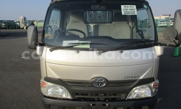 Nunua Ilio tumika Toyota Dyna Fedha Lori ndani ya Beitbridge nchini Matabeleland Kusini Nunua Ilio tumika Toyota Dyna Fedha Lori ndani ya Beitbridge nchini Matabeleland Kusini