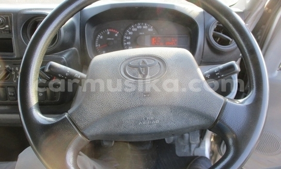 Nunua Ilio tumika Toyota Dyna Fedha Lori ndani ya Beitbridge nchini Matabeleland Kusini Nunua Ilio tumika Toyota Dyna Fedha Lori ndani ya Beitbridge nchini Matabeleland Kusini