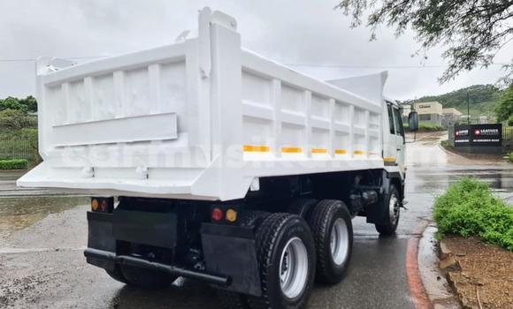 Acheter Occasion Utilitaire Nissan UD Blanc à Beitbridge, Matabeleland South Acheter Occasion Utilitaire Nissan UD Blanc à Beitbridge, Matabeleland South