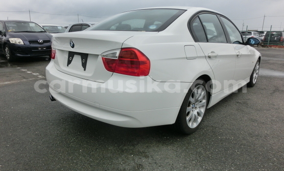 Acheter Occasion Voiture BMW 3–Series Blanc à Beitbridge, Matabeleland South Acheter Occasion Voiture BMW 3–Series Blanc à Beitbridge, Matabeleland South