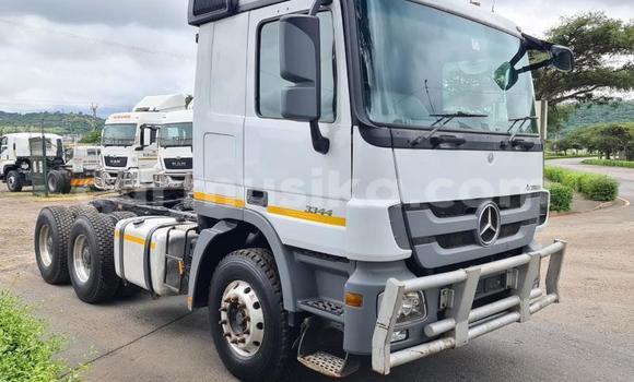 Buy Used Mercedes‒Benz Truck Other Truck in Beitbridge in Matabeleland South Buy Used Mercedes‒Benz Truck Other Truck in Beitbridge in Matabeleland South