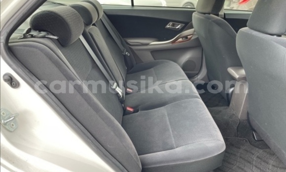 Acheter Occasion Voiture Toyota Allion Blanc à Beitbridge, Matabeleland South Acheter Occasion Voiture Toyota Allion Blanc à Beitbridge, Matabeleland South