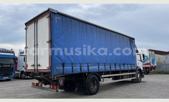 Buy Used Mercedes‒Benz Truck Other Truck in Beitbridge in Matabeleland South Buy Used Mercedes‒Benz Truck Other Truck in Beitbridge in Matabeleland South
