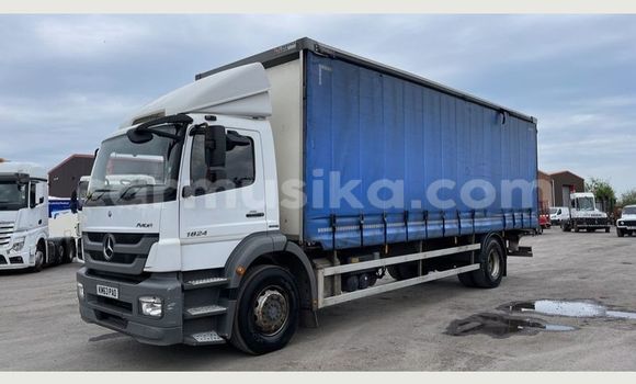 Buy Used Mercedes‒Benz Truck Other Truck in Beitbridge in Matabeleland South Buy Used Mercedes‒Benz Truck Other Truck in Beitbridge in Matabeleland South