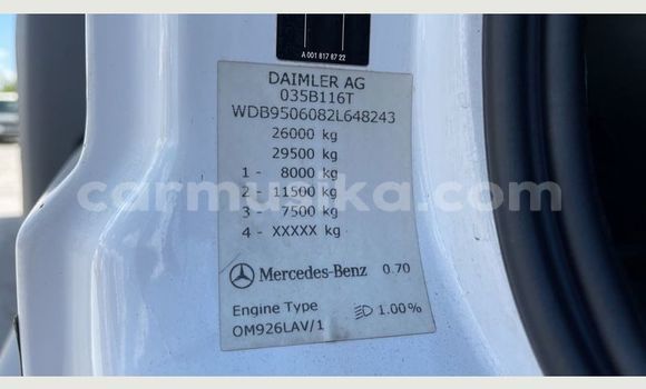 Buy Used Mercedes‒Benz Truck White Truck in Beitbridge in Matabeleland South Buy Used Mercedes‒Benz Truck White Truck in Beitbridge in Matabeleland South
