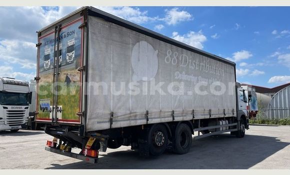 Buy Used Mercedes‒Benz Truck White Truck in Beitbridge in Matabeleland South Buy Used Mercedes‒Benz Truck White Truck in Beitbridge in Matabeleland South