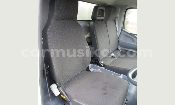 Acheter Occasion Utilitaire Mitsubishi Canter Blanc à Beitbridge, Matabeleland South Acheter Occasion Utilitaire Mitsubishi Canter Blanc à Beitbridge, Matabeleland South