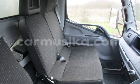 Acheter Occasion Utilitaire Mitsubishi Canter Blanc à Beitbridge, Matabeleland South Acheter Occasion Utilitaire Mitsubishi Canter Blanc à Beitbridge, Matabeleland South