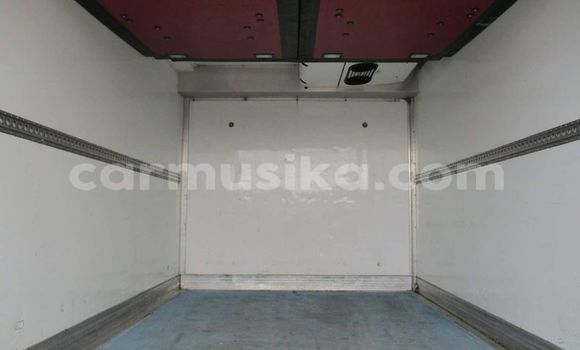 Acheter Occasion Utilitaire Mitsubishi Canter Blanc à Beitbridge, Matabeleland South Acheter Occasion Utilitaire Mitsubishi Canter Blanc à Beitbridge, Matabeleland South