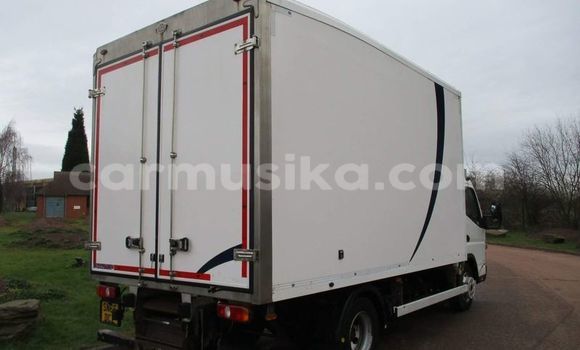 Acheter Occasion Utilitaire Mitsubishi Canter Blanc à Beitbridge, Matabeleland South Acheter Occasion Utilitaire Mitsubishi Canter Blanc à Beitbridge, Matabeleland South