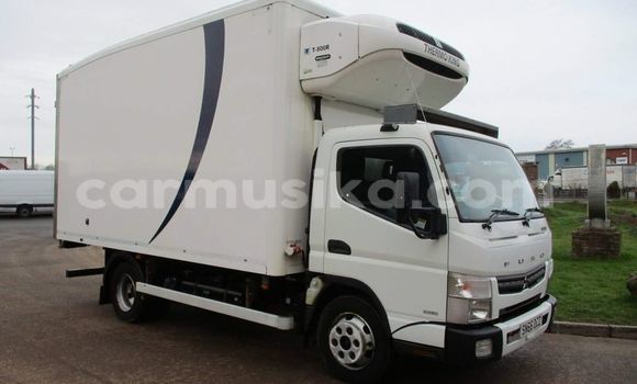 Acheter Occasion Utilitaire Mitsubishi Canter Blanc à Beitbridge, Matabeleland South Acheter Occasion Utilitaire Mitsubishi Canter Blanc à Beitbridge, Matabeleland South