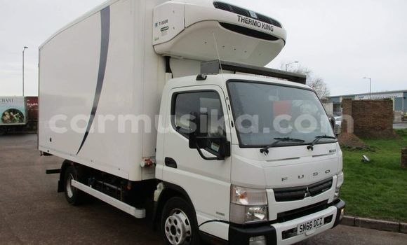 Acheter Occasion Utilitaire Mitsubishi Canter Blanc à Beitbridge, Matabeleland South Acheter Occasion Utilitaire Mitsubishi Canter Blanc à Beitbridge, Matabeleland South