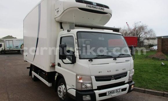 Acheter Occasion Utilitaire Mitsubishi Canter Blanc à Beitbridge, Matabeleland South Acheter Occasion Utilitaire Mitsubishi Canter Blanc à Beitbridge, Matabeleland South