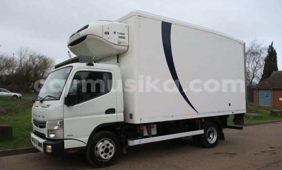 Acheter Occasion Utilitaire Mitsubishi Canter Blanc à Beitbridge, Matabeleland South Acheter Occasion Utilitaire Mitsubishi Canter Blanc à Beitbridge, Matabeleland South