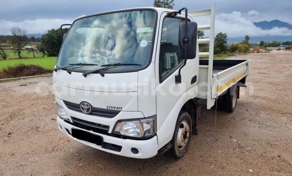 Tenga Tsaru Toyota Dyna Chena Rori in Beitbridge in Matabeleland South Tenga Tsaru Toyota Dyna Chena Rori in Beitbridge in Matabeleland South