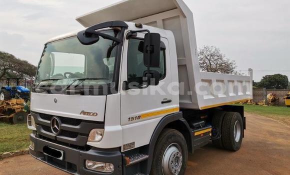 Buy Used Mercedes‒Benz Tipper White Truck in Beitbridge in Matabeleland South