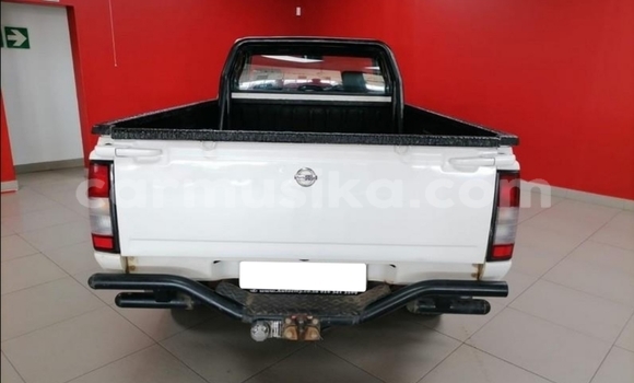 Acheter Occasion Voiture Nissan Hardbody Blanc à Beitbridge, Matabeleland South Acheter Occasion Voiture Nissan Hardbody Blanc à Beitbridge, Matabeleland South
