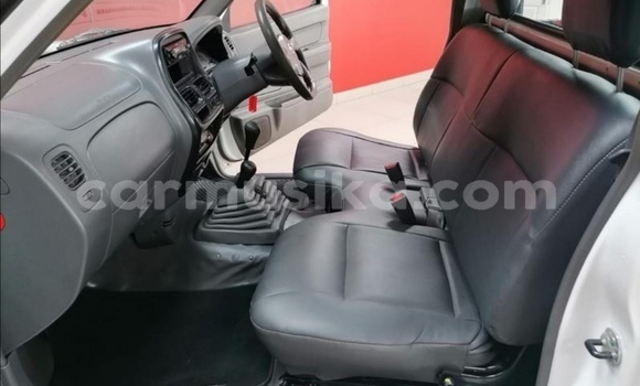 Acheter Occasion Voiture Nissan Hardbody Blanc à Beitbridge, Matabeleland South Acheter Occasion Voiture Nissan Hardbody Blanc à Beitbridge, Matabeleland South