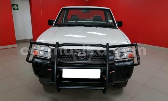 Acheter Occasion Voiture Nissan Hardbody Blanc à Beitbridge, Matabeleland South Acheter Occasion Voiture Nissan Hardbody Blanc à Beitbridge, Matabeleland South