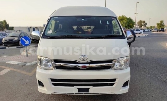 Acheter Occasion Voiture Toyota Hiace Blanc à Beitbridge, Matabeleland South Acheter Occasion Voiture Toyota Hiace Blanc à Beitbridge, Matabeleland South