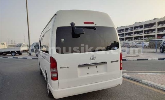 Acheter Occasion Voiture Toyota Hiace Blanc à Beitbridge, Matabeleland South Acheter Occasion Voiture Toyota Hiace Blanc à Beitbridge, Matabeleland South