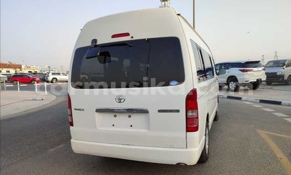 Acheter Occasion Voiture Toyota Hiace Blanc à Beitbridge, Matabeleland South Acheter Occasion Voiture Toyota Hiace Blanc à Beitbridge, Matabeleland South