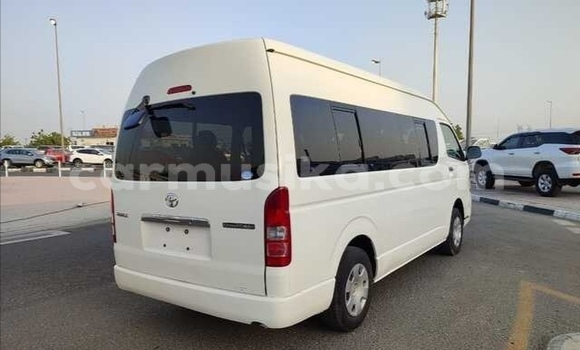 Acheter Occasion Voiture Toyota Hiace Blanc à Beitbridge, Matabeleland South Acheter Occasion Voiture Toyota Hiace Blanc à Beitbridge, Matabeleland South