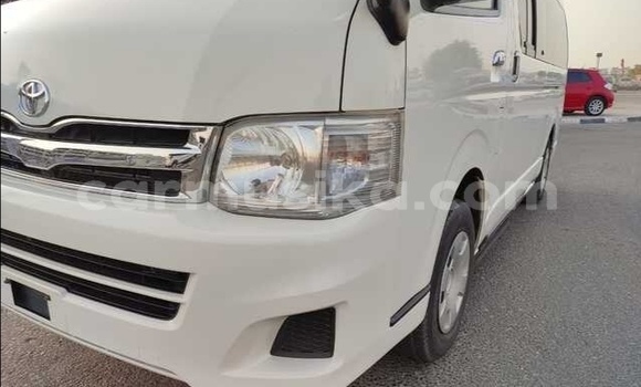 Acheter Occasion Voiture Toyota Hiace Blanc à Beitbridge, Matabeleland South Acheter Occasion Voiture Toyota Hiace Blanc à Beitbridge, Matabeleland South