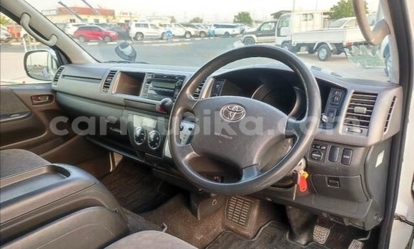 Acheter Occasion Voiture Toyota Hiace Blanc à Beitbridge, Matabeleland South Acheter Occasion Voiture Toyota Hiace Blanc à Beitbridge, Matabeleland South
