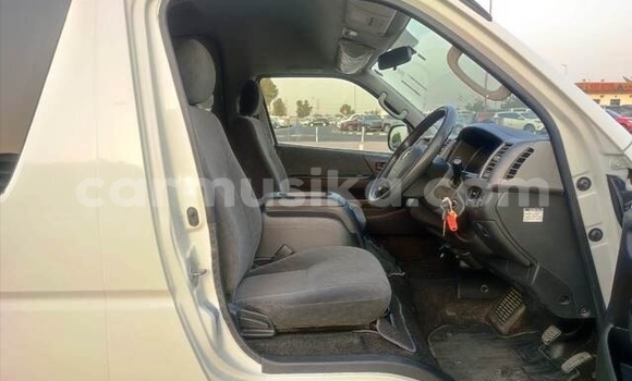 Acheter Occasion Voiture Toyota Hiace Blanc à Beitbridge, Matabeleland South Acheter Occasion Voiture Toyota Hiace Blanc à Beitbridge, Matabeleland South