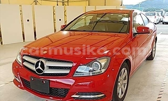 Tenga Tsaru Mercedes-Benz C-Classe Tsvuku Mota in Beitbridge in Matabeleland South Tenga Tsaru Mercedes-Benz C-Classe Tsvuku Mota in Beitbridge in Matabeleland South
