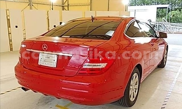 Tenga Tsaru Mercedes-Benz C-Classe Tsvuku Mota in Beitbridge in Matabeleland South Tenga Tsaru Mercedes-Benz C-Classe Tsvuku Mota in Beitbridge in Matabeleland South