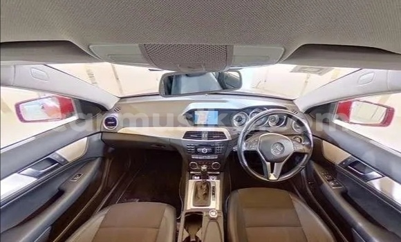 Tenga Tsaru Mercedes-Benz C-Classe Tsvuku Mota in Beitbridge in Matabeleland South Tenga Tsaru Mercedes-Benz C-Classe Tsvuku Mota in Beitbridge in Matabeleland South