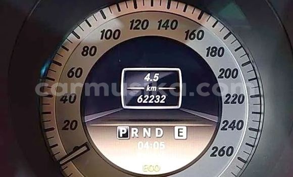 Tenga Tsaru Mercedes-Benz C-Classe Tsvuku Mota in Beitbridge in Matabeleland South Tenga Tsaru Mercedes-Benz C-Classe Tsvuku Mota in Beitbridge in Matabeleland South