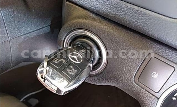 Tenga Tsaru Mercedes-Benz C-Classe Tsvuku Mota in Beitbridge in Matabeleland South Tenga Tsaru Mercedes-Benz C-Classe Tsvuku Mota in Beitbridge in Matabeleland South