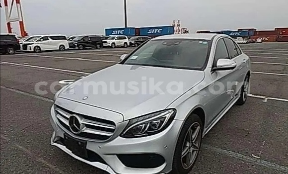 Acheter Occasion Voiture Mercedes-Benz C-Classe Gris à Beitbridge, Matabeleland South Acheter Occasion Voiture Mercedes-Benz C-Classe Gris à Beitbridge, Matabeleland South
