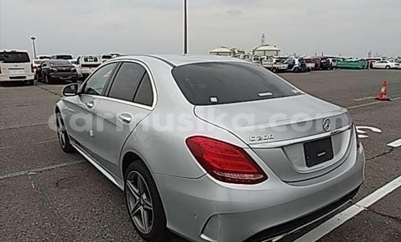 Acheter Occasion Voiture Mercedes-Benz C-Classe Gris à Beitbridge, Matabeleland South Acheter Occasion Voiture Mercedes-Benz C-Classe Gris à Beitbridge, Matabeleland South