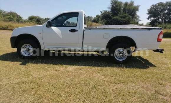 Acheter Occasion Voiture Isuzu KB Blanc à Beitbridge, Matabeleland South