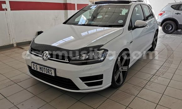 Acheter Occasion Voiture Volkswagen Golf R Blanc à Beitbridge, Matabeleland South Acheter Occasion Voiture Volkswagen Golf R Blanc à Beitbridge, Matabeleland South
