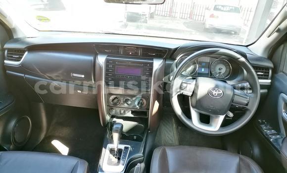 Acheter Occasion Voiture Toyota Fortuner Gris à Beitbridge, Matabeleland South Acheter Occasion Voiture Toyota Fortuner Gris à Beitbridge, Matabeleland South