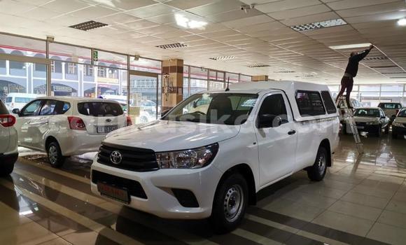 Buy Used Toyota Hilux White Car in Beitbridge in Matabeleland South Buy Used Toyota Hilux White Car in Beitbridge in Matabeleland South